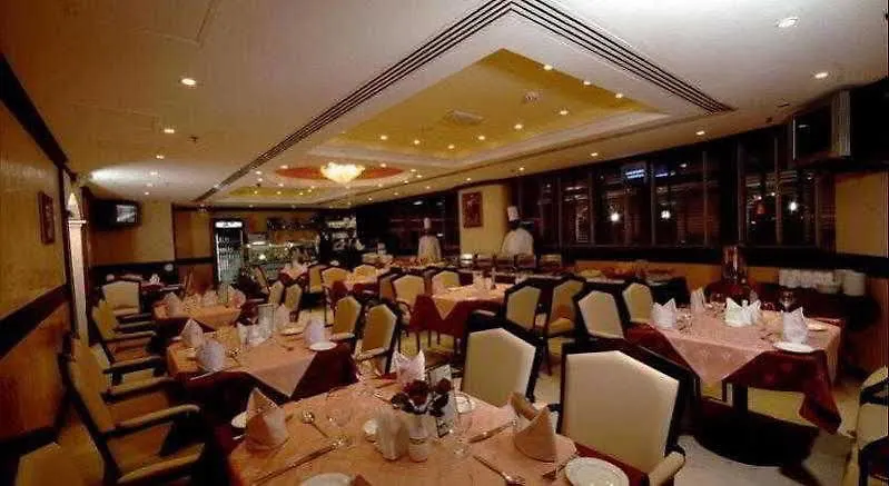 فندق سيجنتشر إن دبي 3*,  الإمارات العربية المتحدة